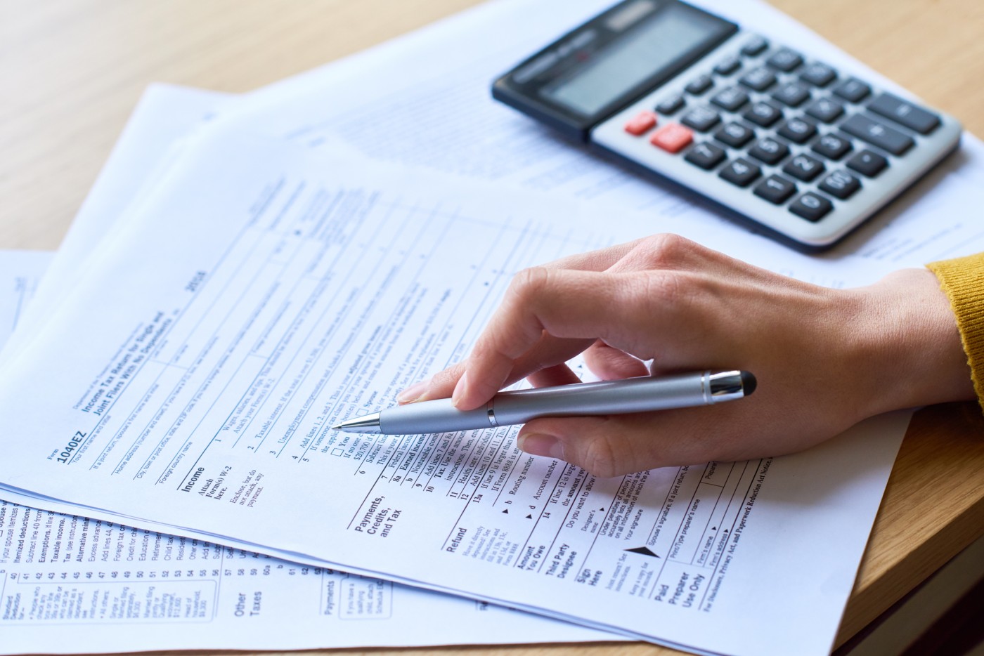 Key Points about IRS Forms W-2 and 1099